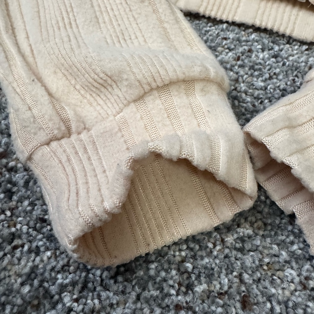 Beige Cropped Zip-Up! - Picture 7 of 8